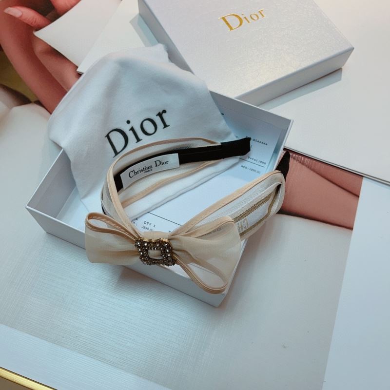 CHRISTIAN DIOR